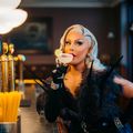 Booking en Sofitel Legend The Grand slaan handen ineen met drag-icoon voor Pride