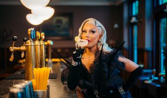 Booking en Sofitel Legend The Grand slaan handen ineen met drag-icoon voor Pride