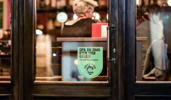 Oma’s Soep en restaurants trakteren alle opa’s en oma’s op gratis maaltijd