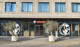 Surinaamse kipketen Naskip opent tweede Nederlandse vestiging in Almere