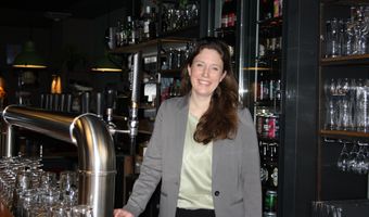 KHN overhandigt Regeldruk Actieplan Horeca aan Tweede Kamer