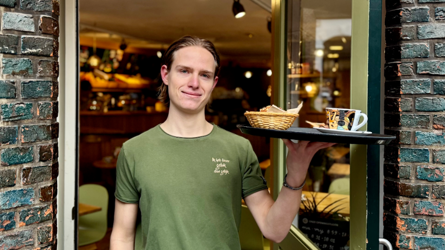 Het zit in de familie: Merlijn (20) is Bagelbaas in Leiden