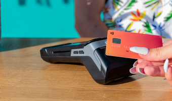 Nederlanders willen terras zonder gedoe: 48% ergert zich aan lang wachten op rekening