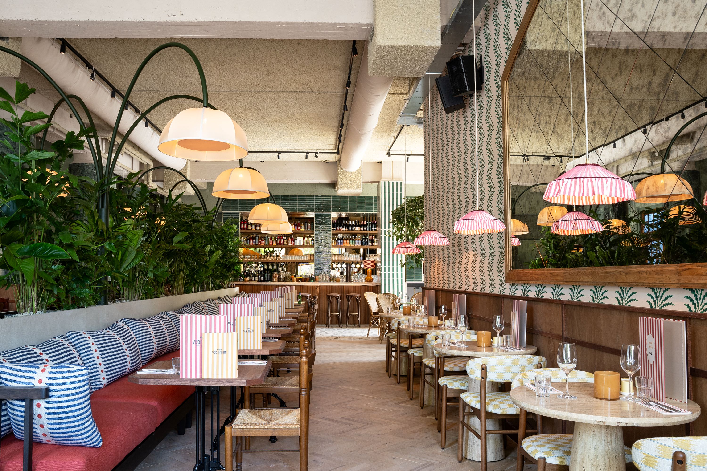 Vegitalian past koers aan: Amsterdam sluit, Rotterdam krijgt nieuw leven als Bar Picar