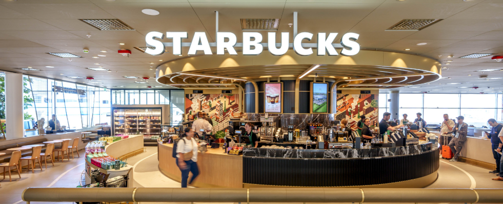 Nieuwe Starbucks-locatie van ruim 500m2 opent op Schiphol