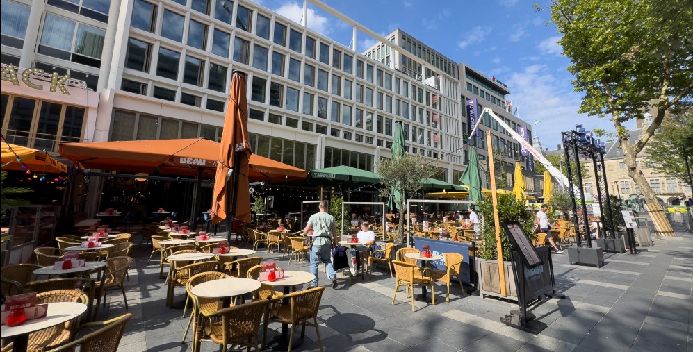 Grootse metamorfose stadhuisplein opent deuren voor Rotterdamse horeca