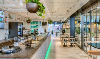 Poké Perfect opent grootste vestiging ooit op Schiphol Plaza