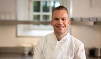 Sterrenchef Ollie Schuiling geslaagd voor Meesterproef SVH