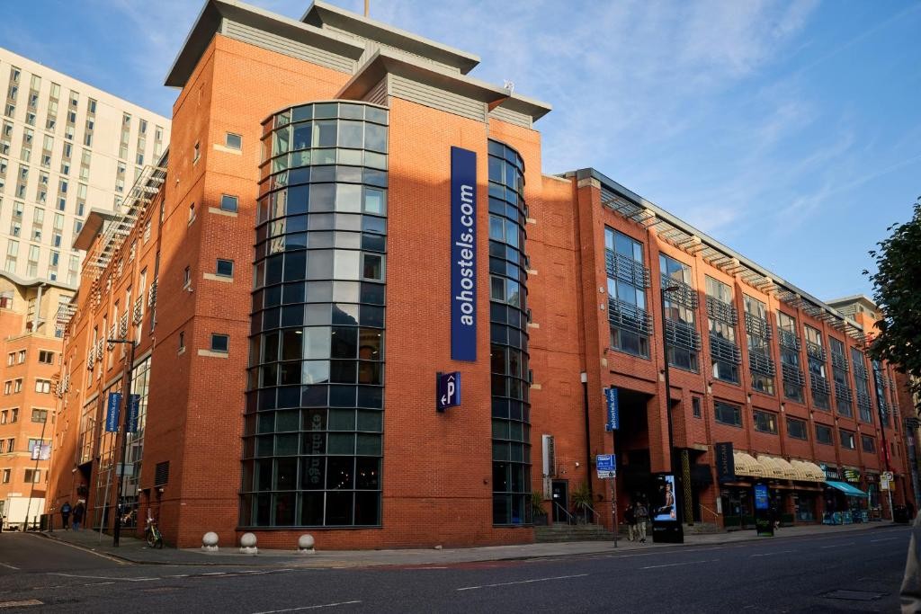 a&o Hostels breidt uit naar Manchester met de aankoop van meerdere hotels