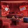 The Social Hub en Tony’s Chocolonely lanceren chocoladehotelsuite