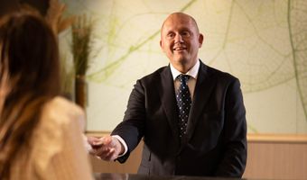 Nachtreceptie uitbesteden: hoe hotels kiezen voor continuïteit in de nacht