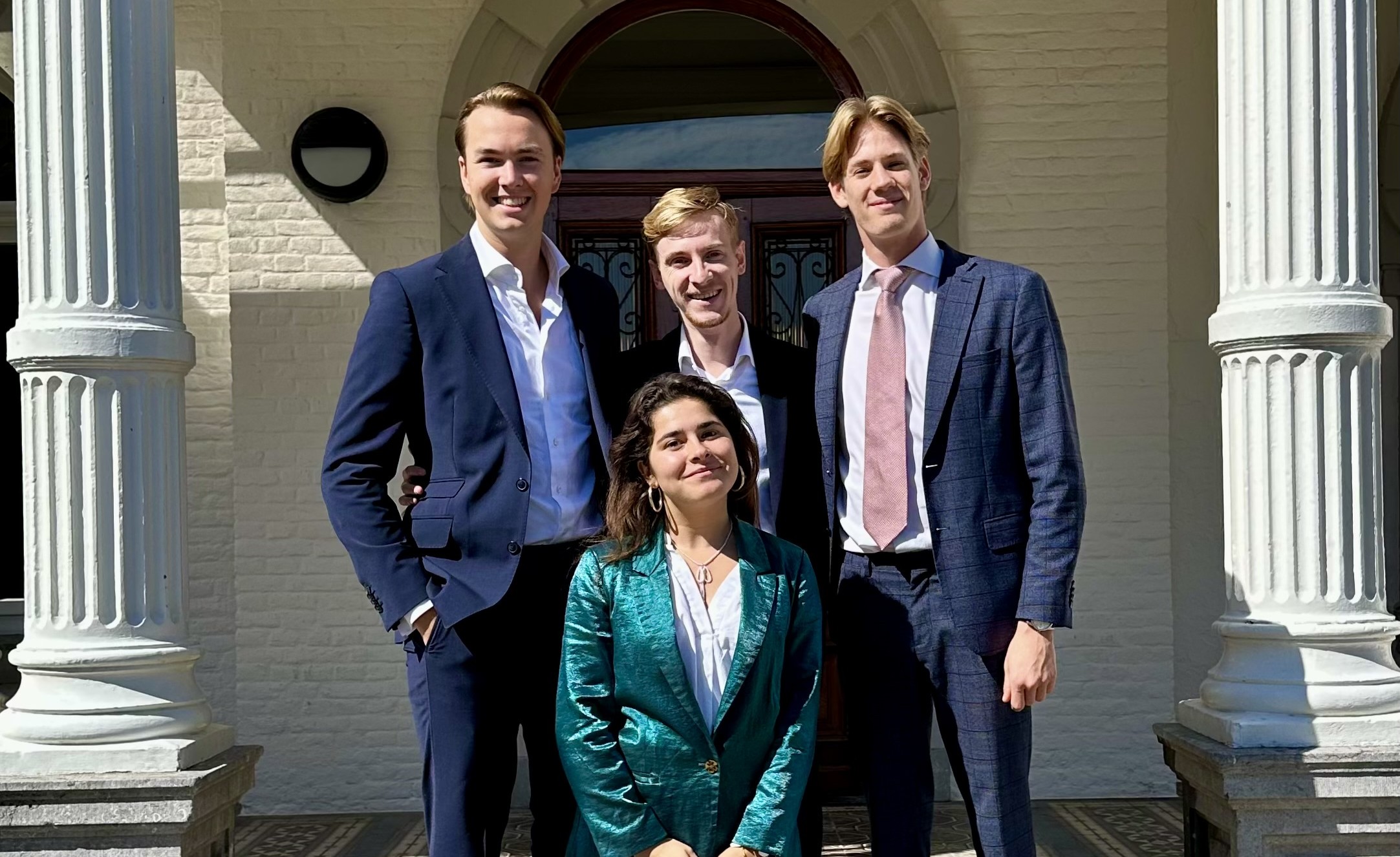 Vier vliegen in één klap? Een praktijkonderzoek naar de Welcome Lounge