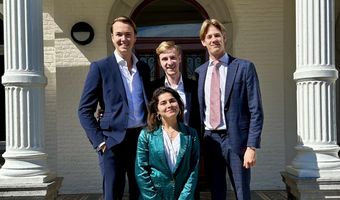 Vier vliegen in één klap? Een praktijkonderzoek naar de Welcome Lounge