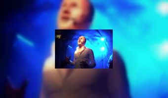 Café MILES gaat het theater in