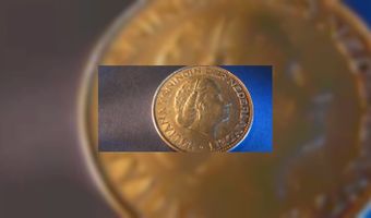 Betalen met zilveren bro's bij discotheek