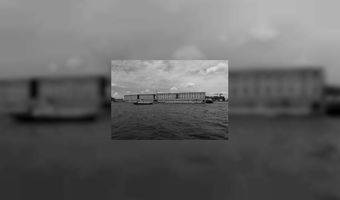 Drijvend hotel opent in Amsterdam