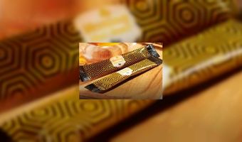 Win 10 dozen honingsticks!