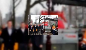 Andaz hotel voert vuil af via gracht