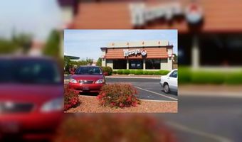 Food fight in fastfoodrestaurant
