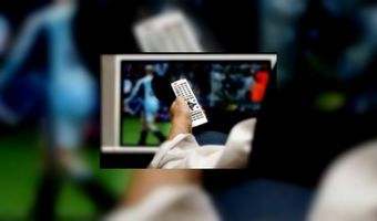 Man wil sport op hotel-tv, vrouw portierdienst