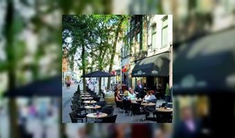 Podium Lunchroom Blocks in trek tijdens festival