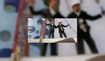 Luken en Soerjadi takelen  megapiano