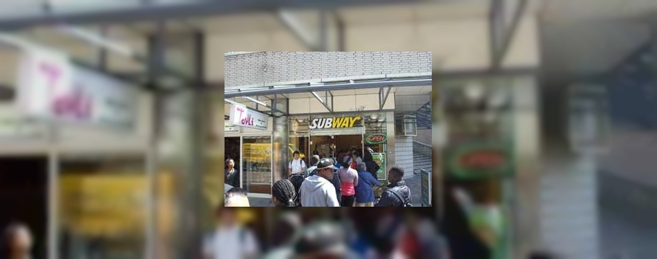 Lange rijen bij opening Subway Bijlmer