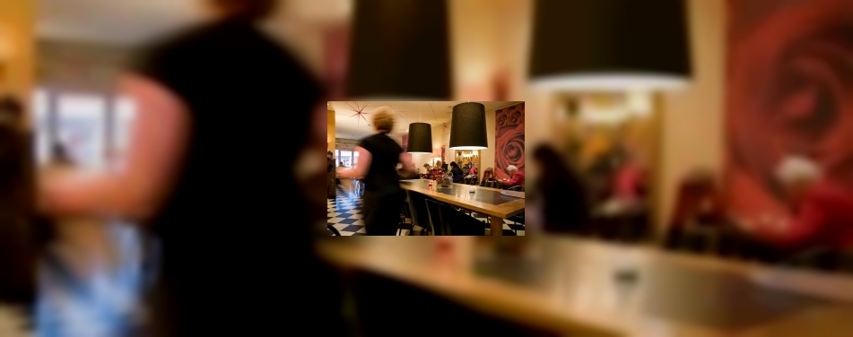 Vrouw oordeelt strenger over horeca