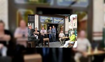 Een jaar feest bij cafÃ©