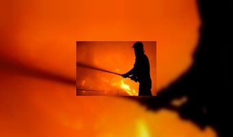 Brandweer Hoorn oefent in de kroeg