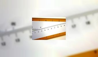 Petitie voor en stormloop bij lunchroom