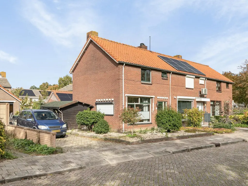 Prins Bernhardstraat 6, STELLENDAM