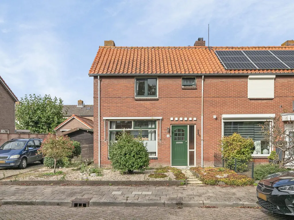 Prins Bernhardstraat 6, STELLENDAM