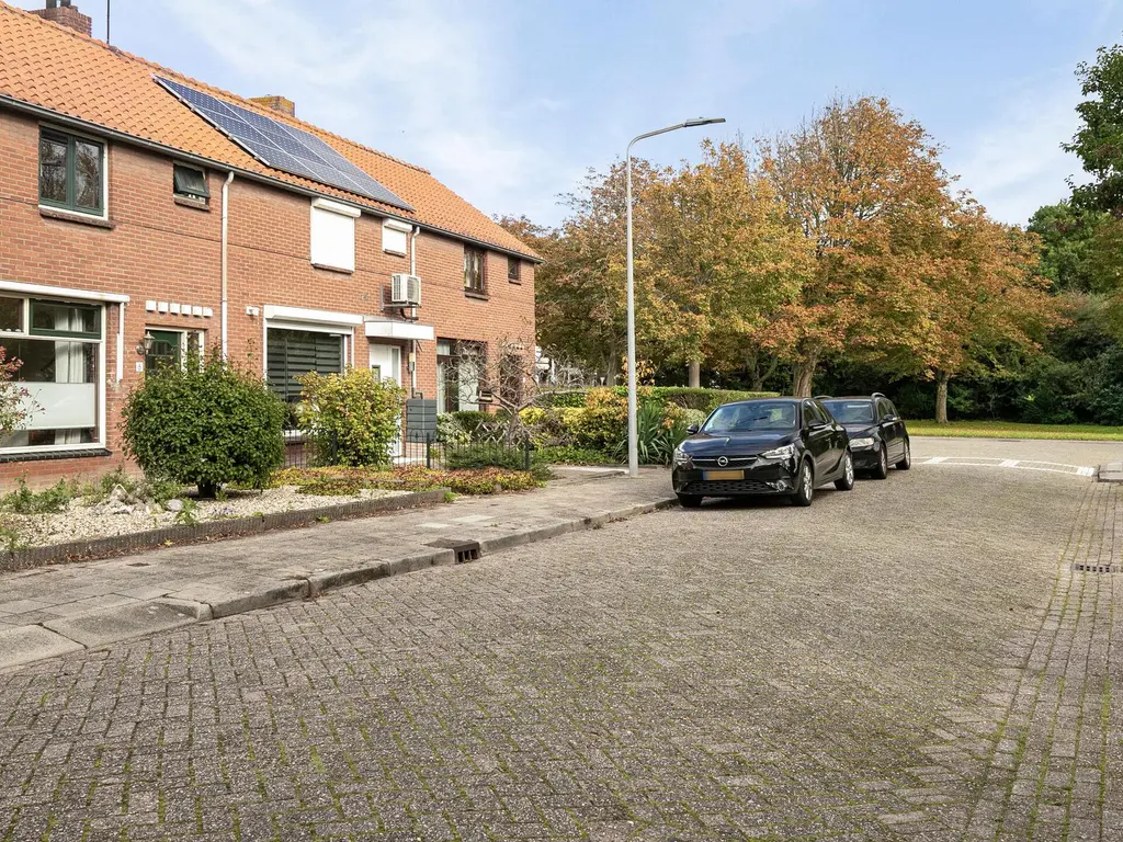 Prins Bernhardstraat 6, STELLENDAM