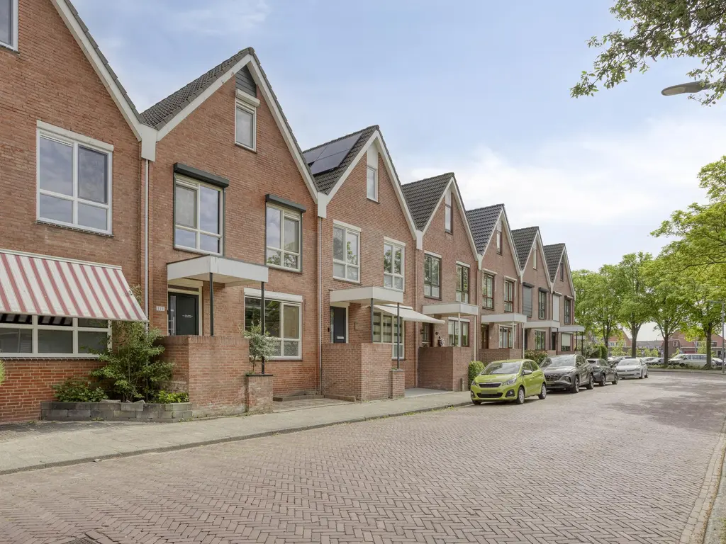 Emmastraat 112, ROZENBURG