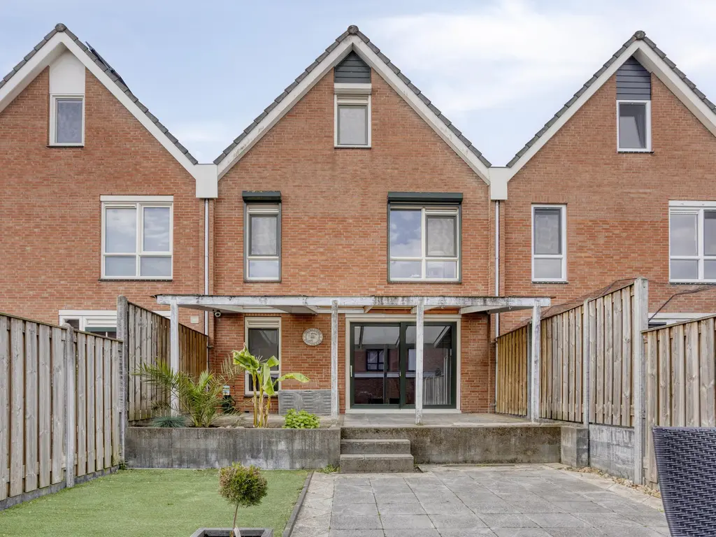 Emmastraat 112, ROZENBURG