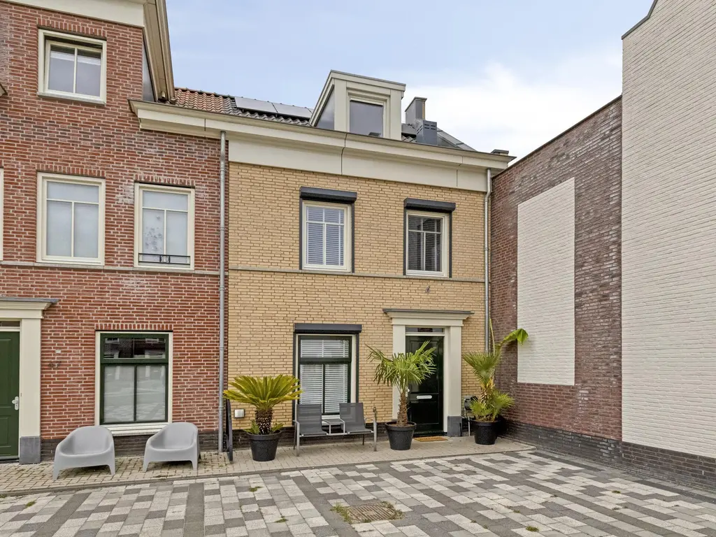 Bergweg 49, MIDDELHARNIS