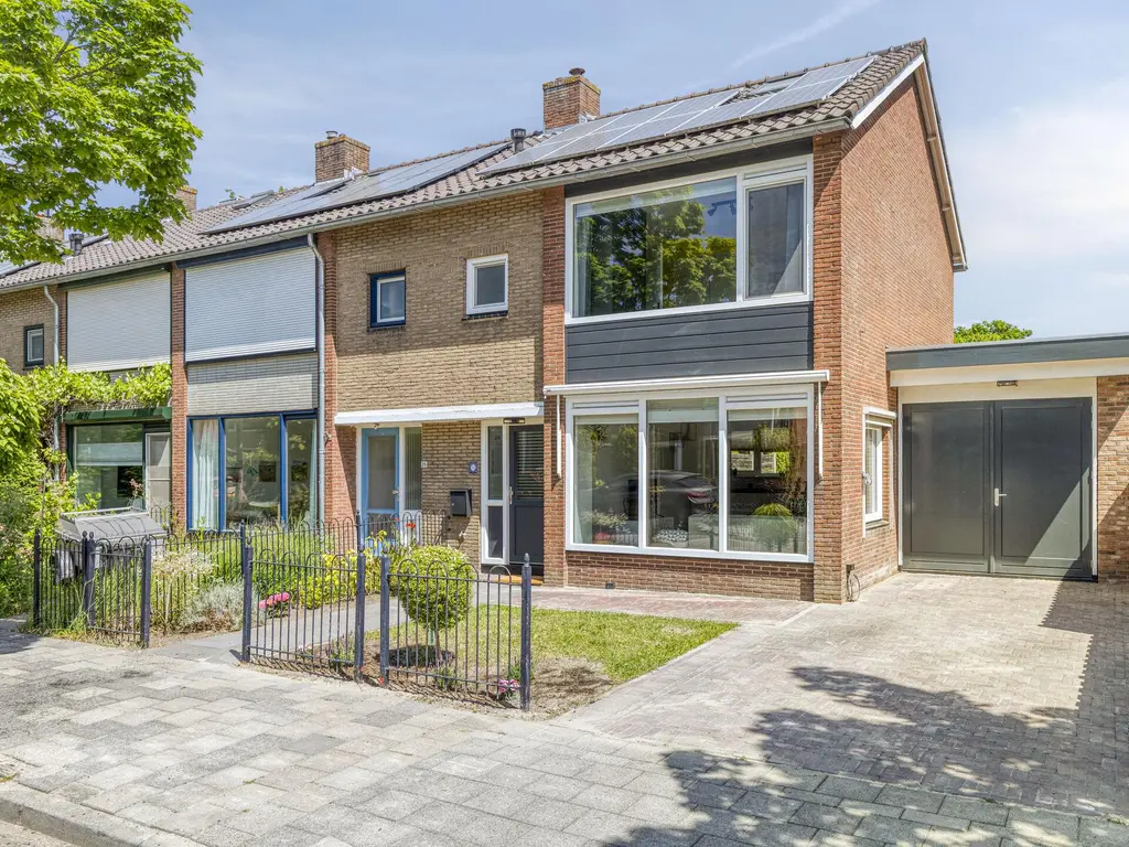 Rialaan 24, OOSTVOORNE