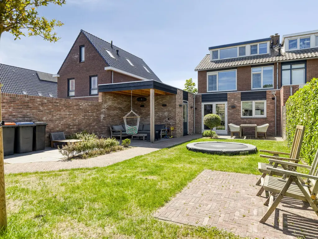 Rialaan 24, OOSTVOORNE