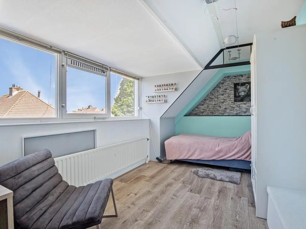 Hinder 20, BRIELLE