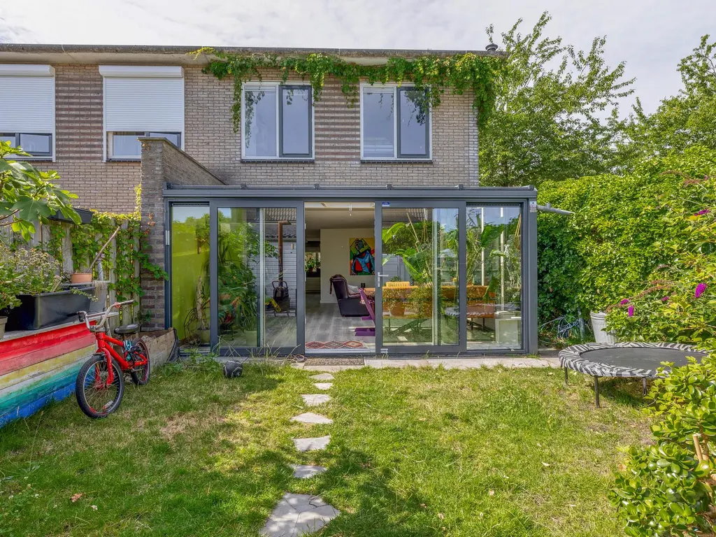 Annie M.G. Schmidtstraat 11, OUD-BEIJERLAND