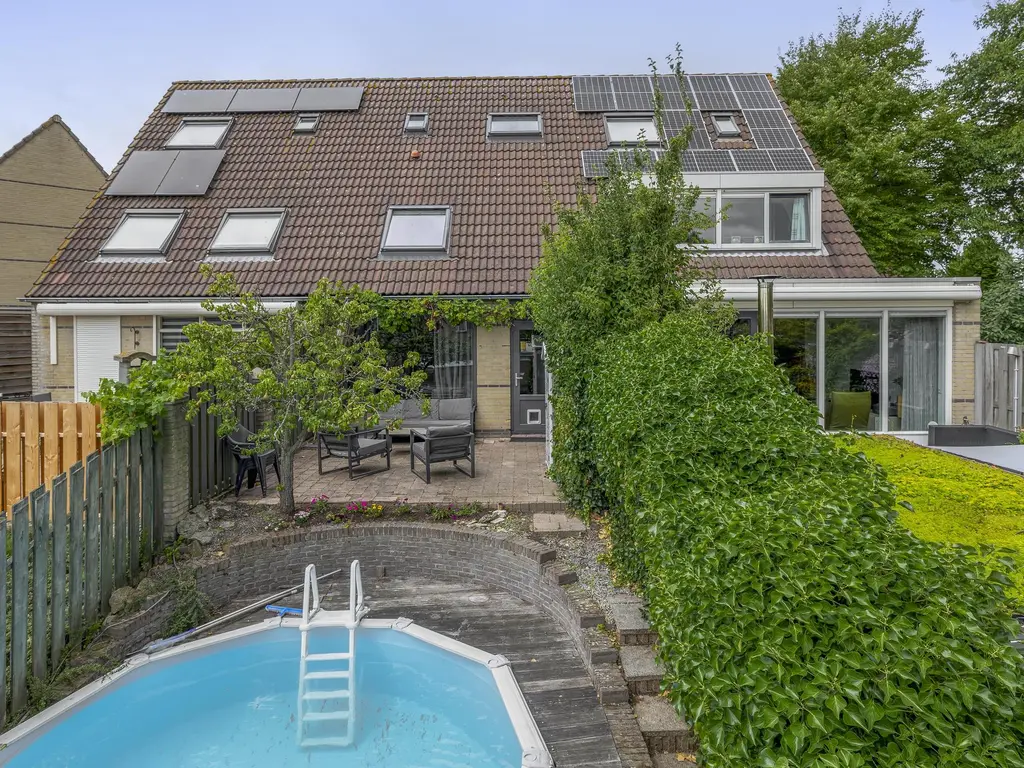 Stuurboord 30, ROZENBURG