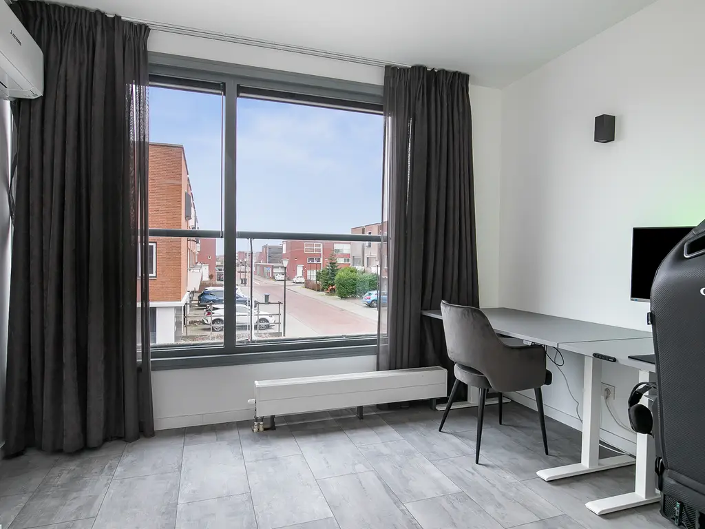 Steekkant 167, BARENDRECHT