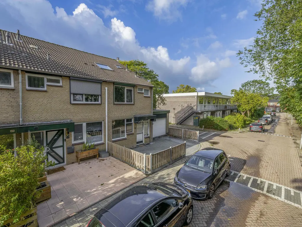 Christinalaan 21, ZWARTEWAAL
