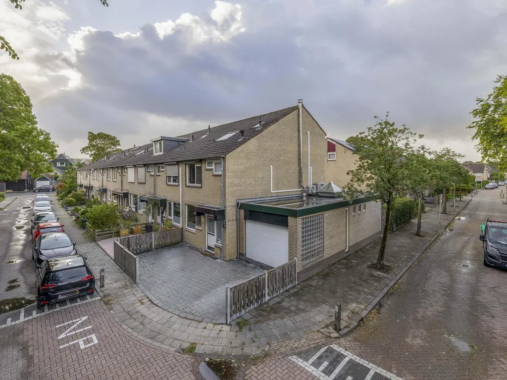 Christinalaan 21, ZWARTEWAAL
