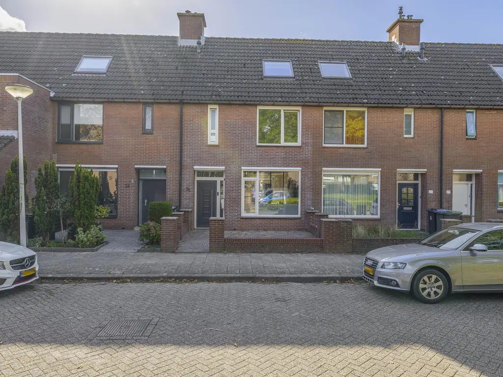 Anker 25, HELLEVOETSLUIS