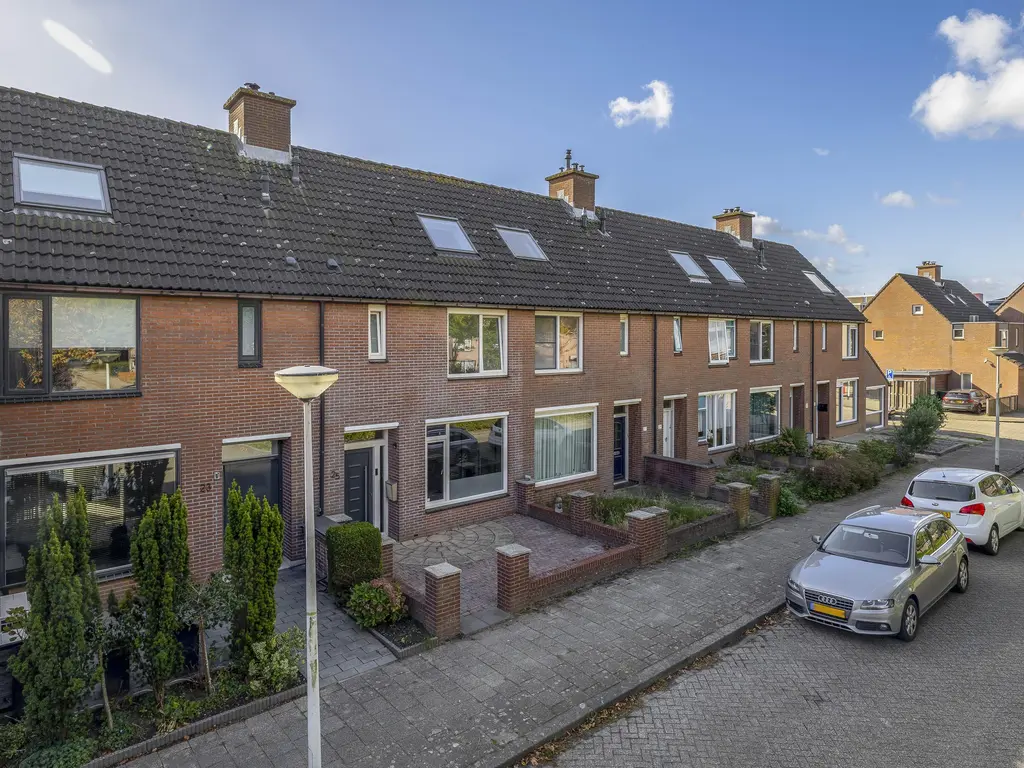 Anker 25, HELLEVOETSLUIS