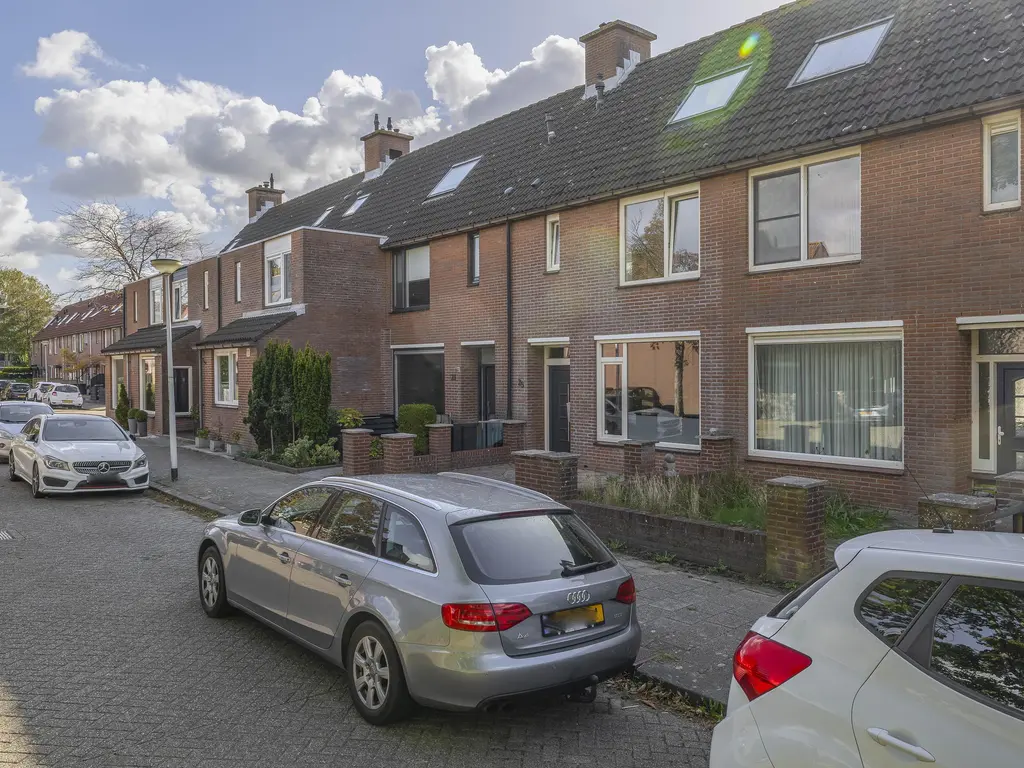 Anker 25, HELLEVOETSLUIS