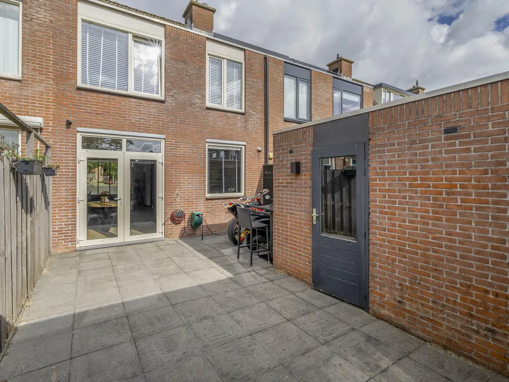 Anker 25, HELLEVOETSLUIS
