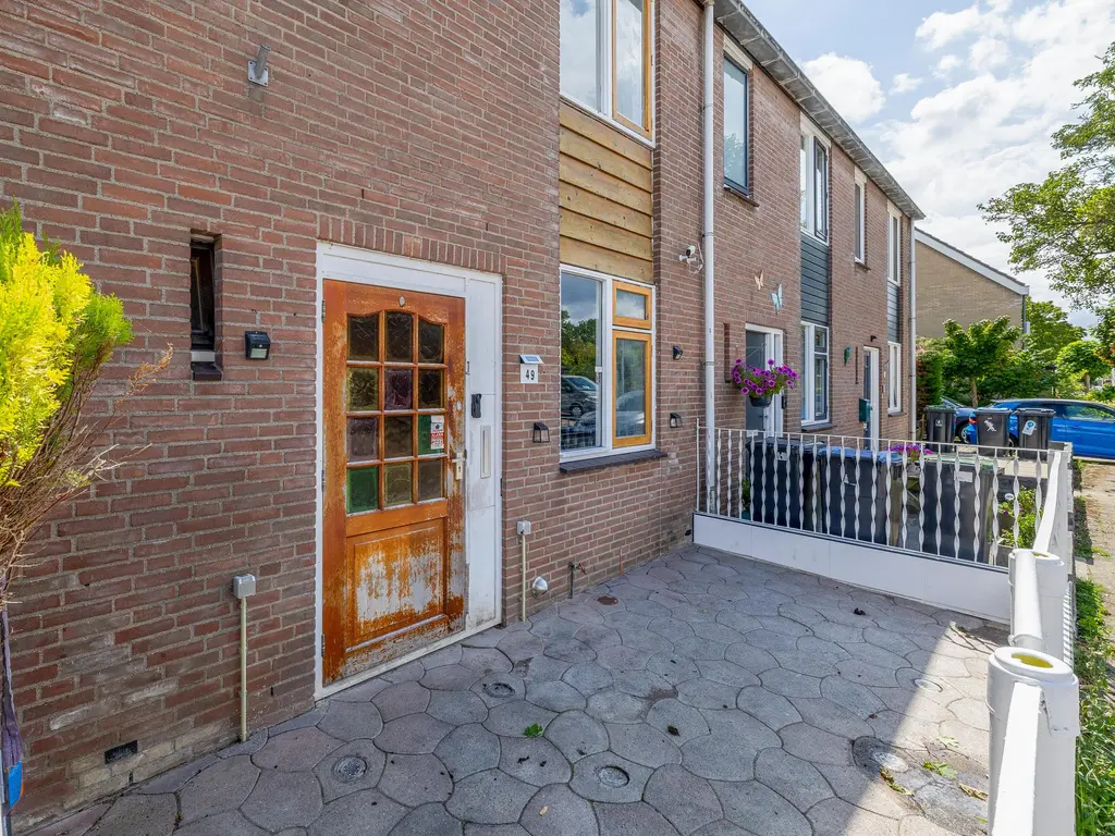 Ares 49, HELLEVOETSLUIS
